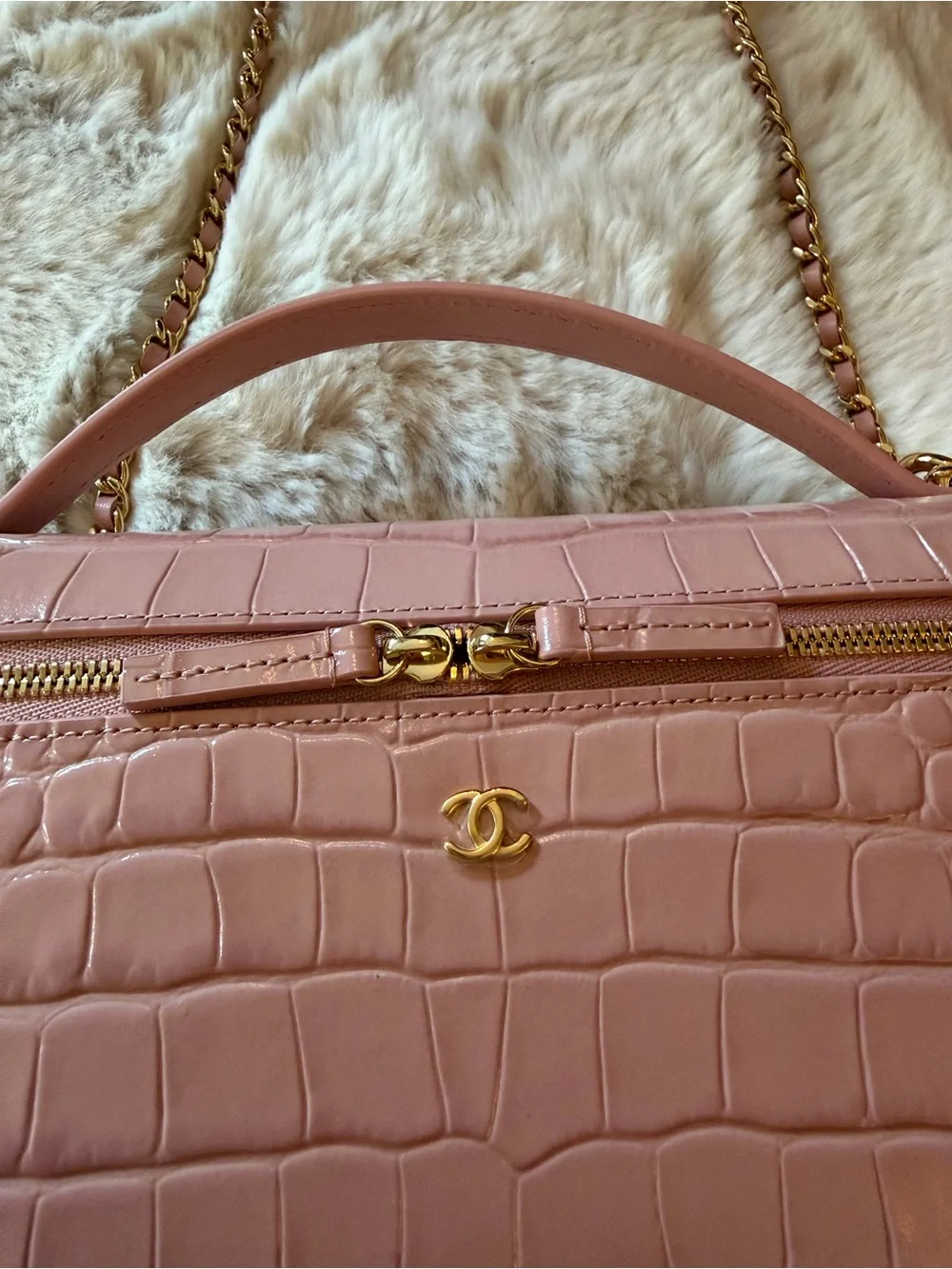 RARE NEW Chanel 26B Pink Embossed Croc Large 25cm Slim Vanity